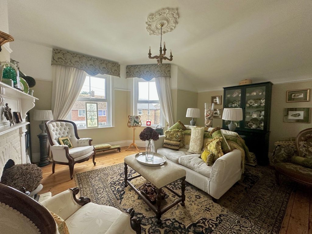 Property photo 3 of 15 Picture No. 16