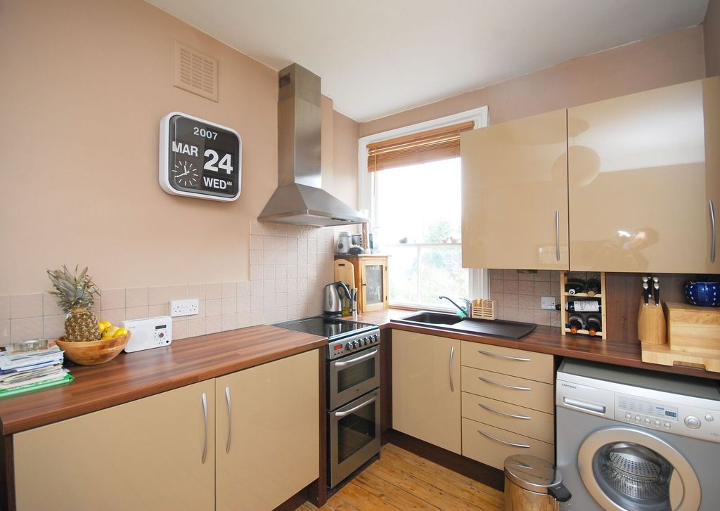 Property photo 3 of 24