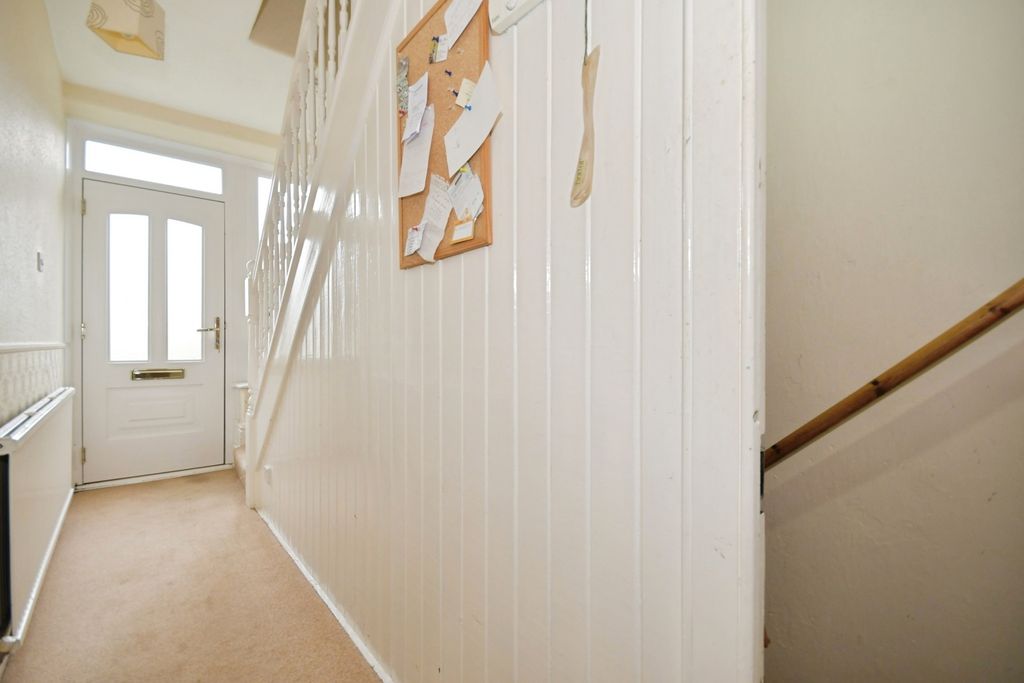 Property photo 2 of 19 Hall