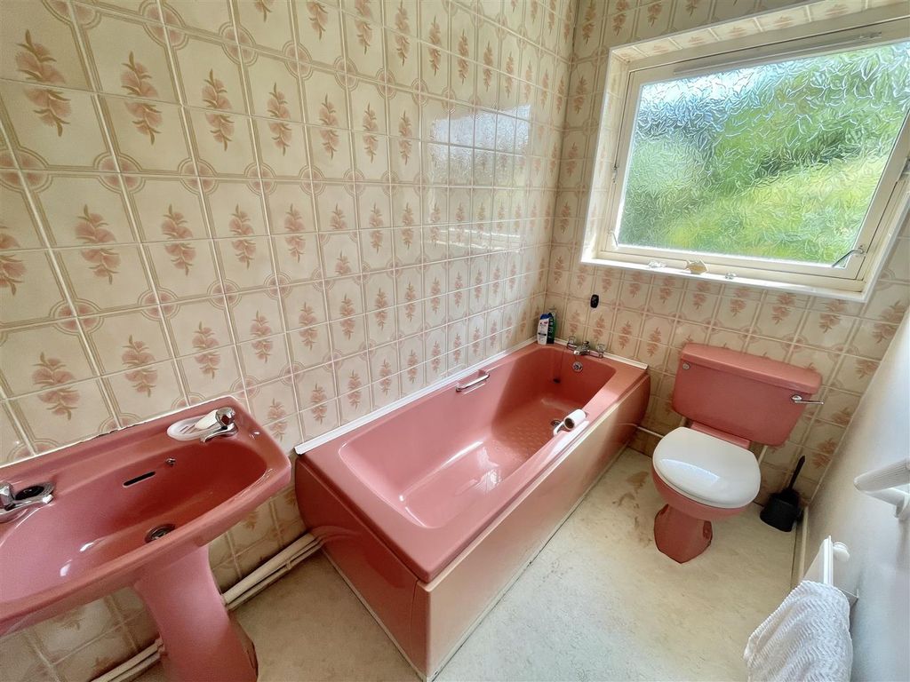Additional image 8 of 3 bed detached bungalow for saleGlenview Avenue, Pembroke Dock SA72