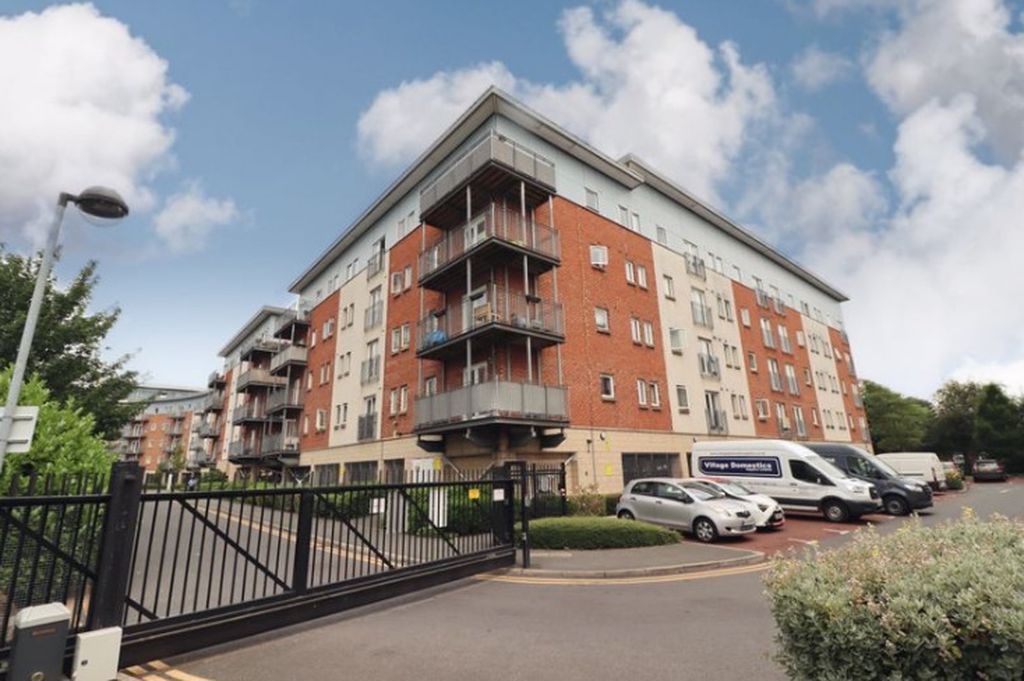 Property photo 1 of 21 Gilbert House