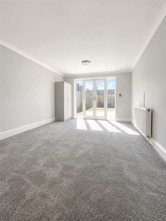 Property photo 3 of 5 B2F2A4d8-Eb20-4300-8c77-601407Bbb35c.Png