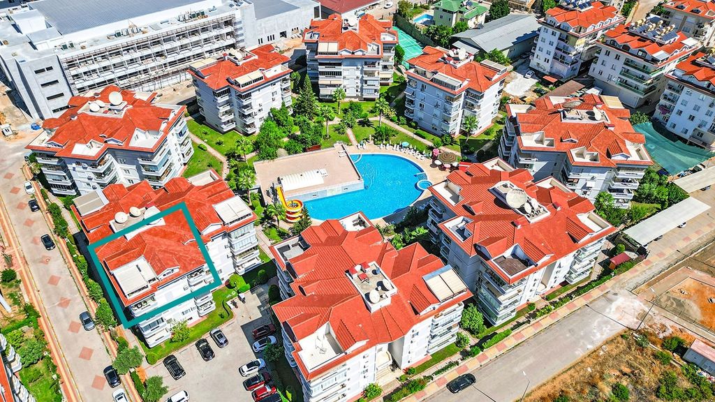 Property photo 2 of 53