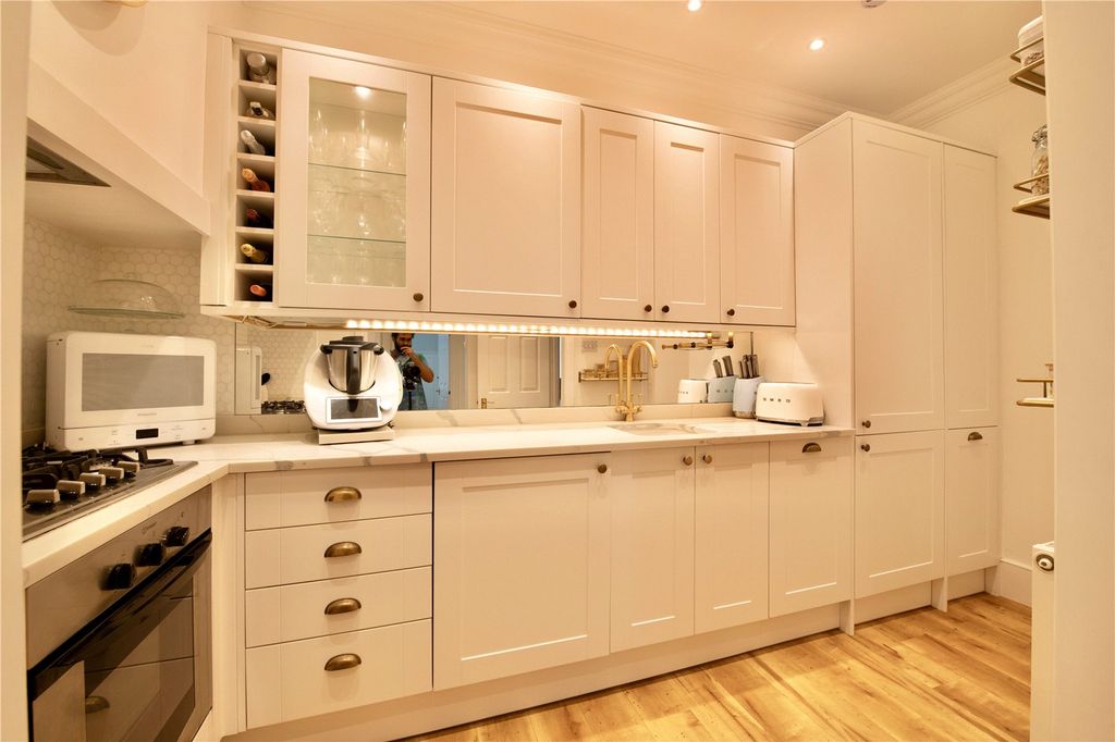 Property photo 3 of 18 Picture No. 17