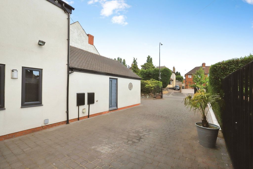Property photo 2 of 64