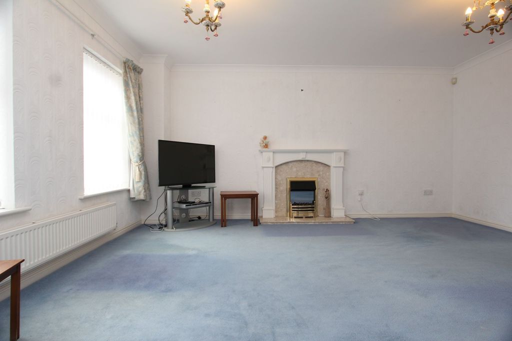Property photo 3 of 25