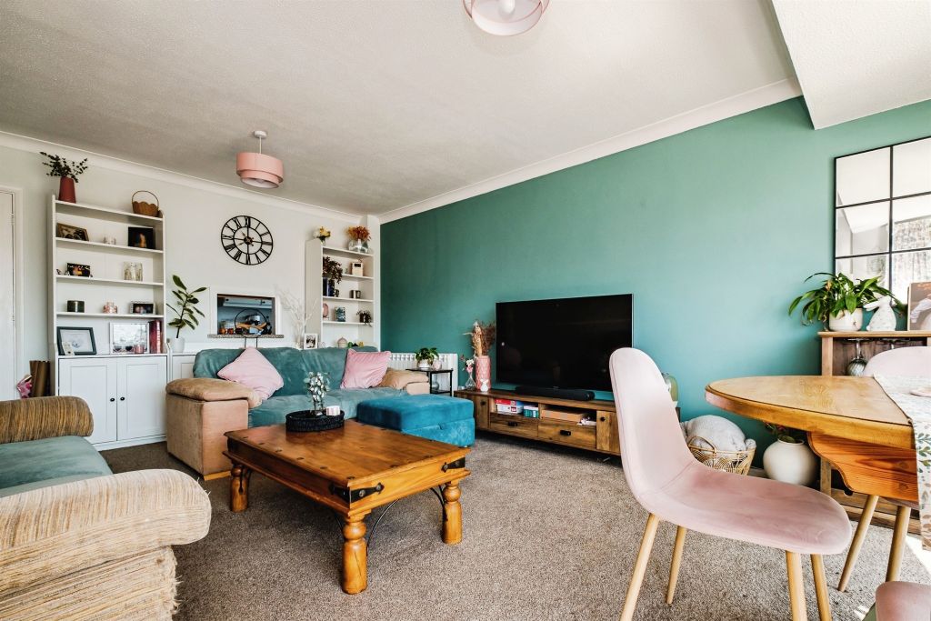 Property photo 3 of 14