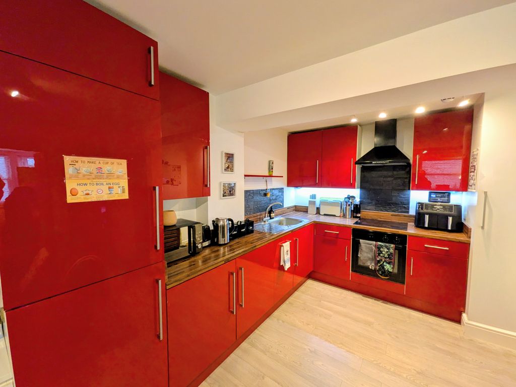 Property photo 3 of 12 Image