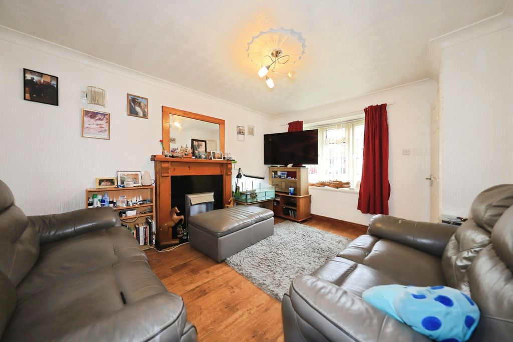 Property photo 3 of 17 Photo