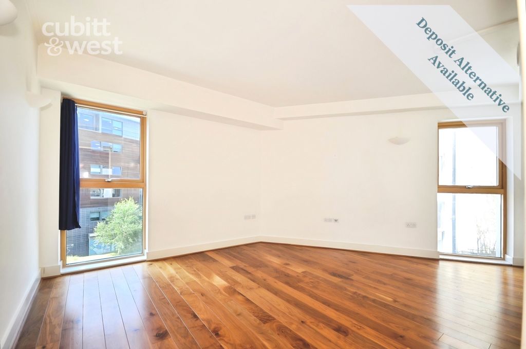 Property photo 3 of 10 Lounge