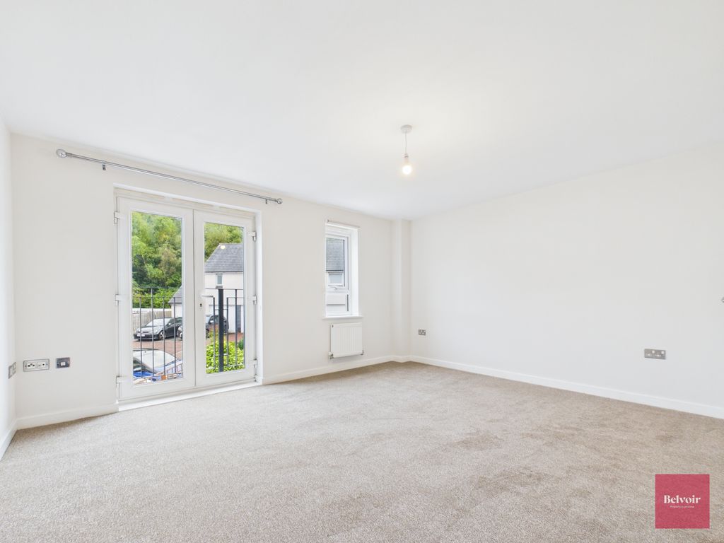 Property photo 2 of 28
