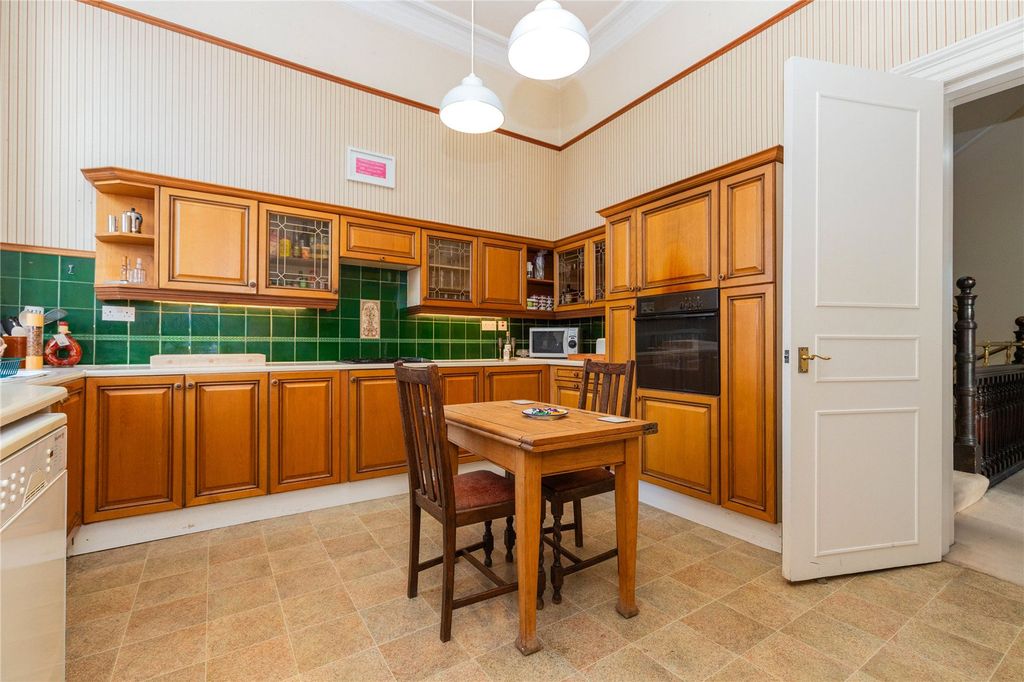 Additional image 9 of 4 bed flat for saleCleveden Road, Glasgow G12