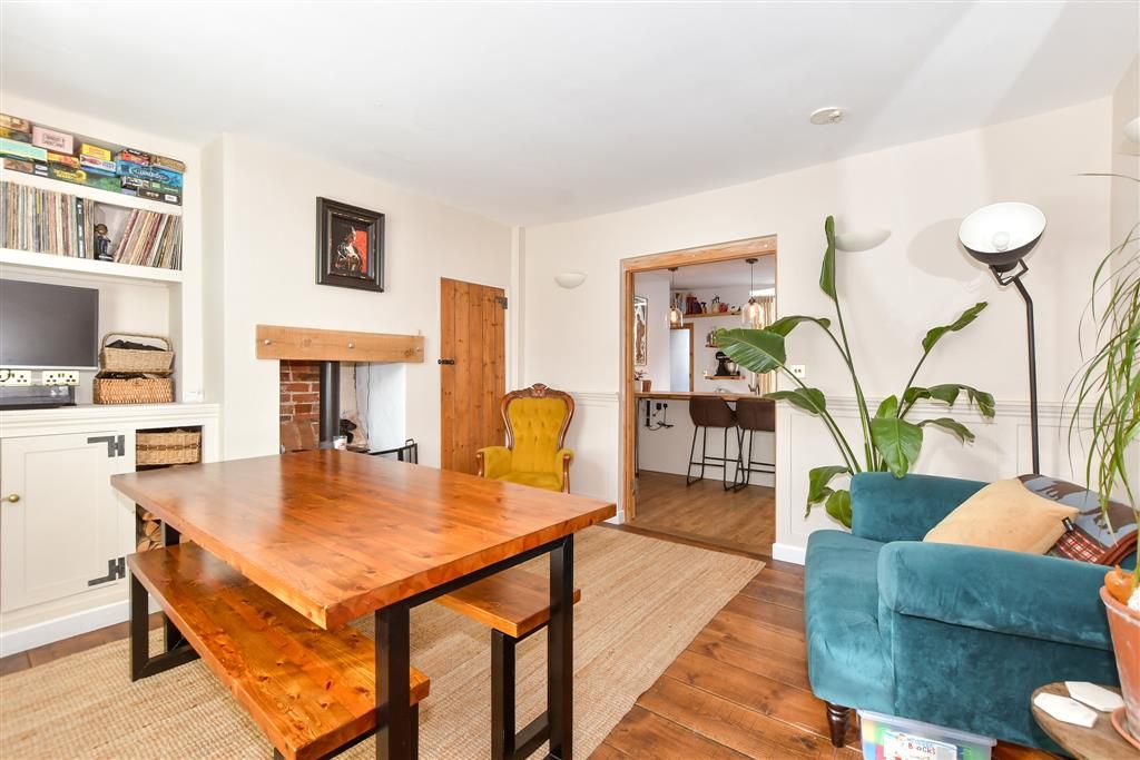 Property photo 1 of 11 Lounge