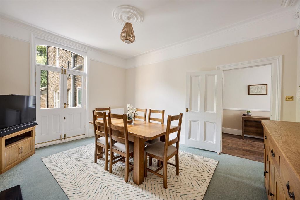 Property photo 3 of 50 Fairlop Road, E11