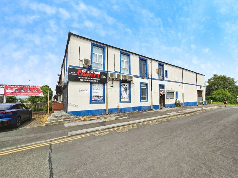 Property photo 1 of 20 External