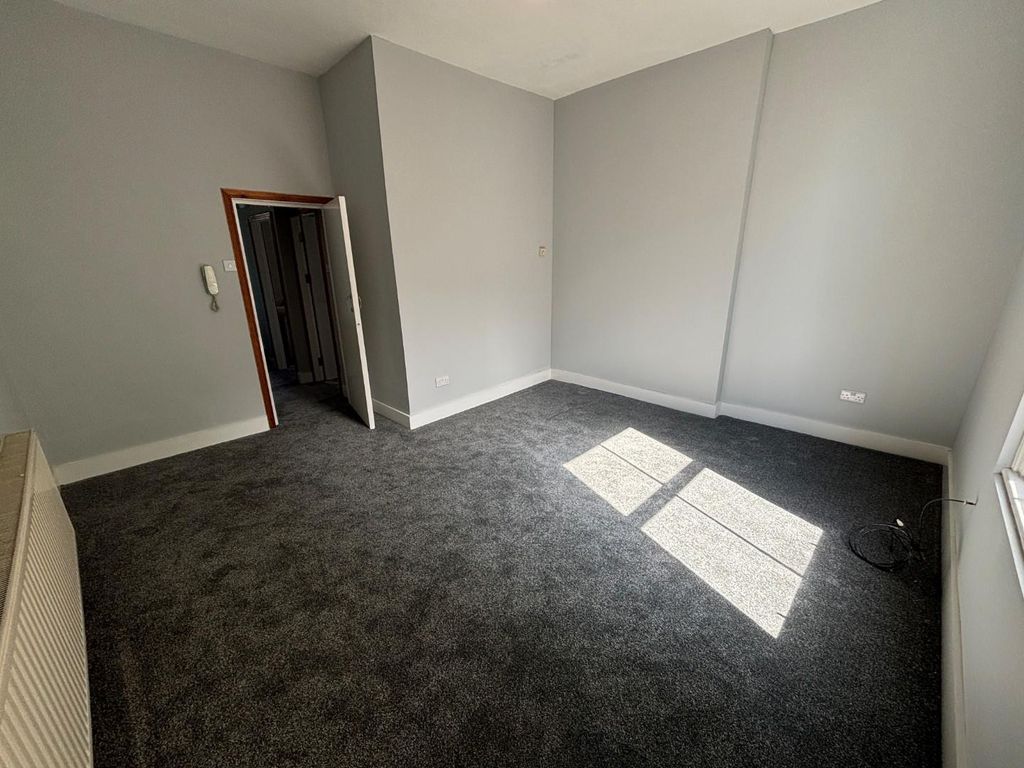 Property photo 3 of 8 2.Jpg