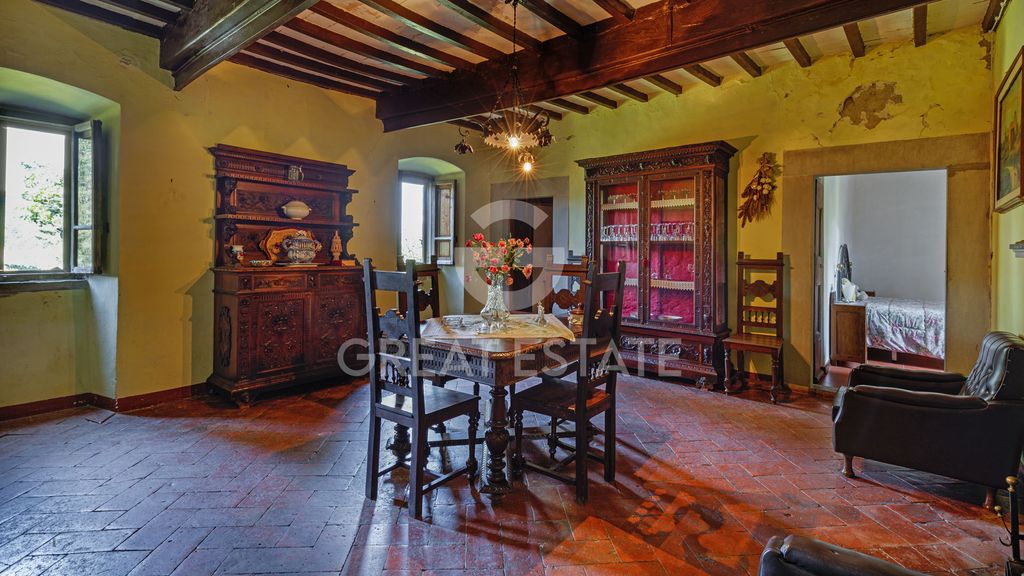 Property photo 2 of 31 Interiors