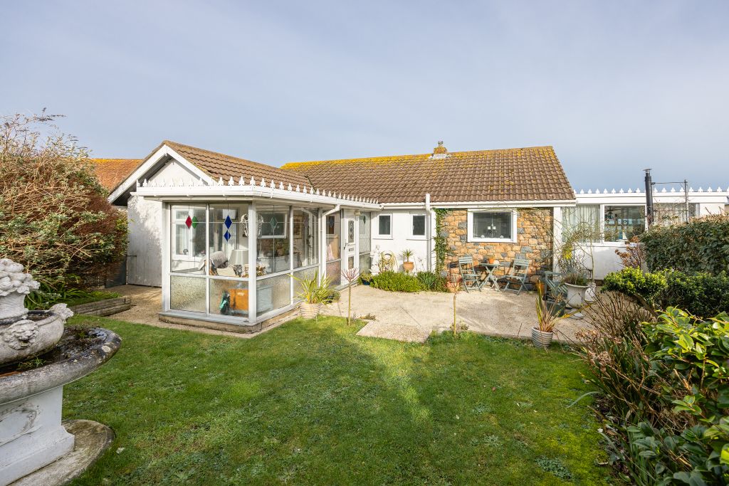 Property photo 2 of 20