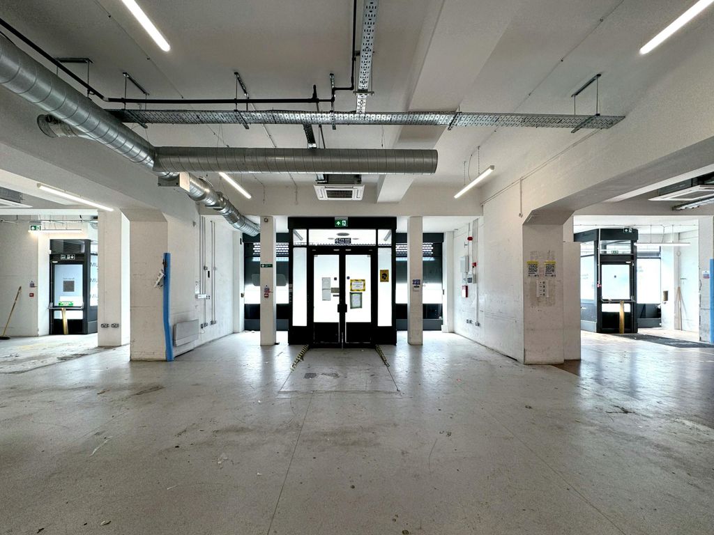 Property photo 3 of 8 138 Finchley.Jpg