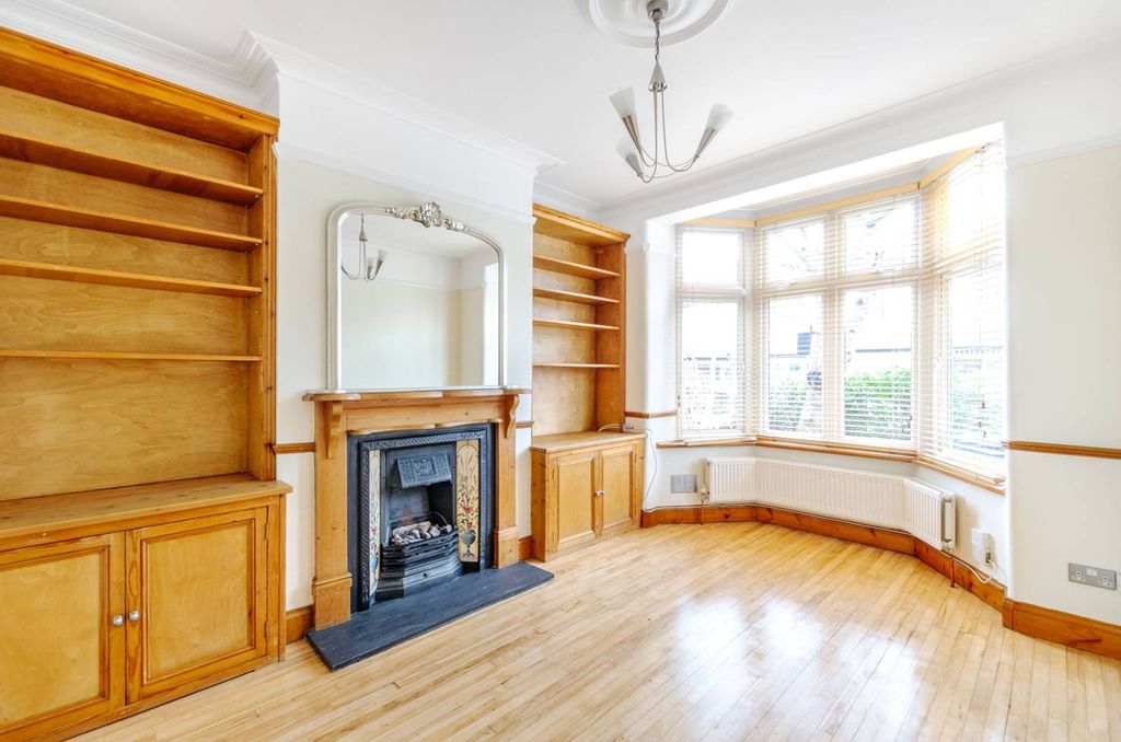 Property photo 2 of 11