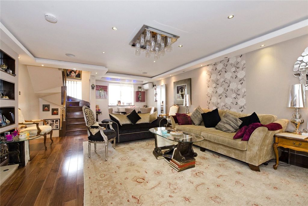 Property photo 2 of 7