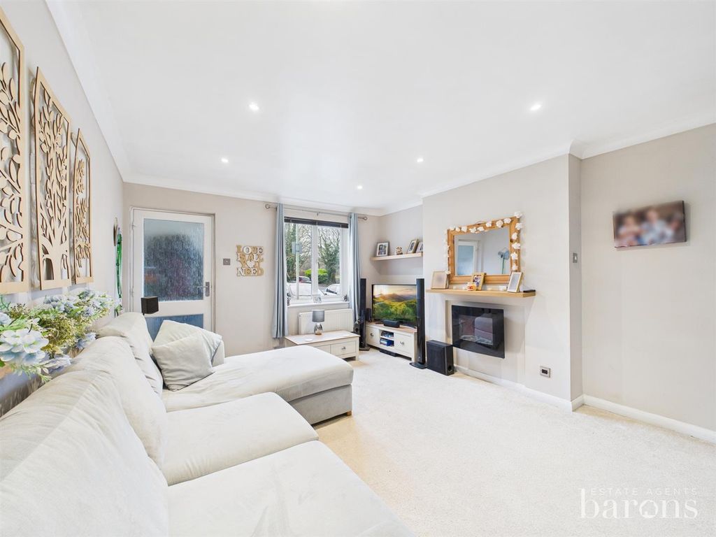 Property photo 2 of 7 Cam05500G0-Pr0126-Still005.Jpg