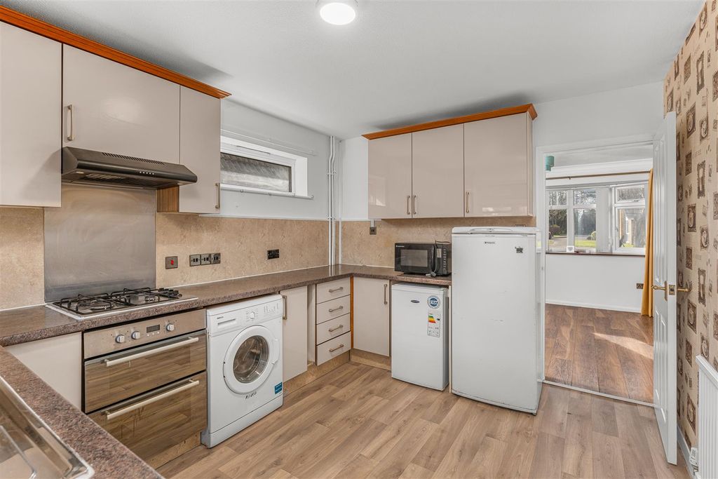 Property photo 3 of 10 36 Elton Road, Banbury-13.Jpg