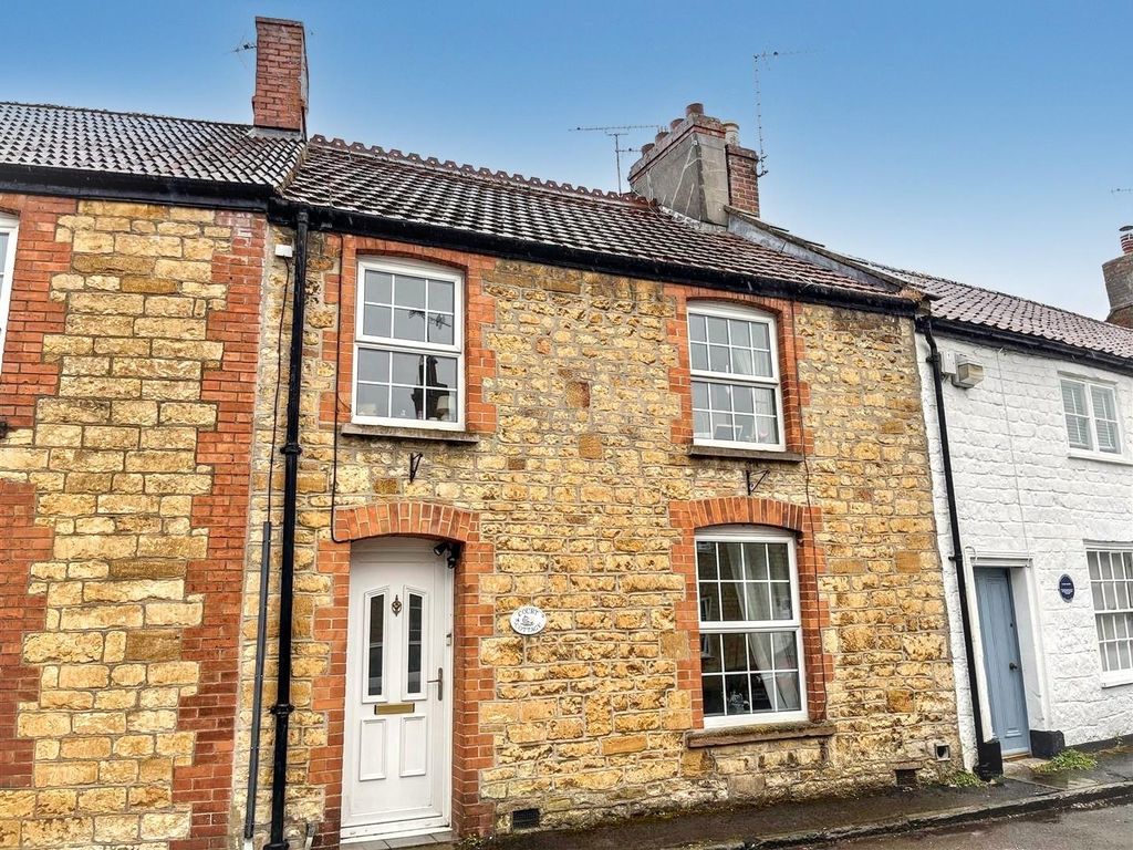 Property photo 1 of 16 16 Court Barton.Jpg