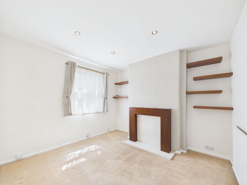 Property photo 3 of 8