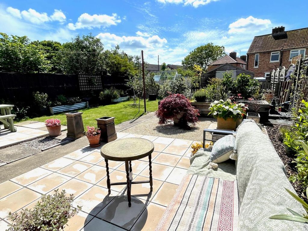 Property photo 2 of 32 Rear Garden
