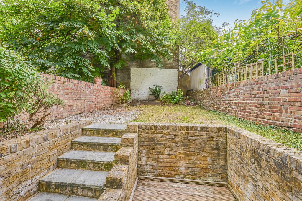 Property photo 1 of 13 Daniel_Watney__Finborough_Road__Finborough_Rd__London__UK_23.Jpg