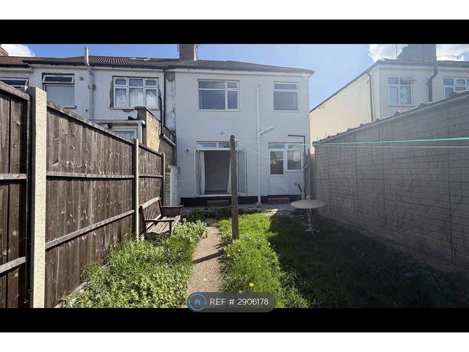 Property photo 3 of 14 Rear