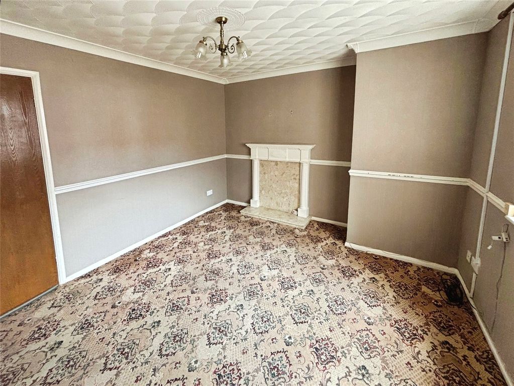 Property photo 3 of 10 Lounge