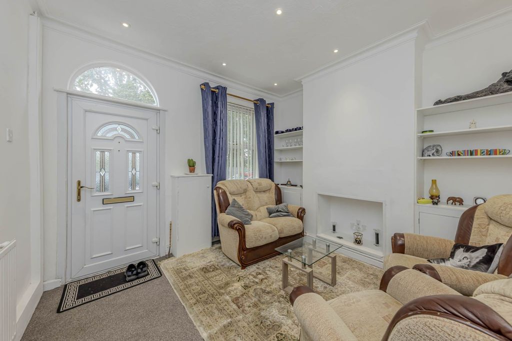 Property photo 2 of 18