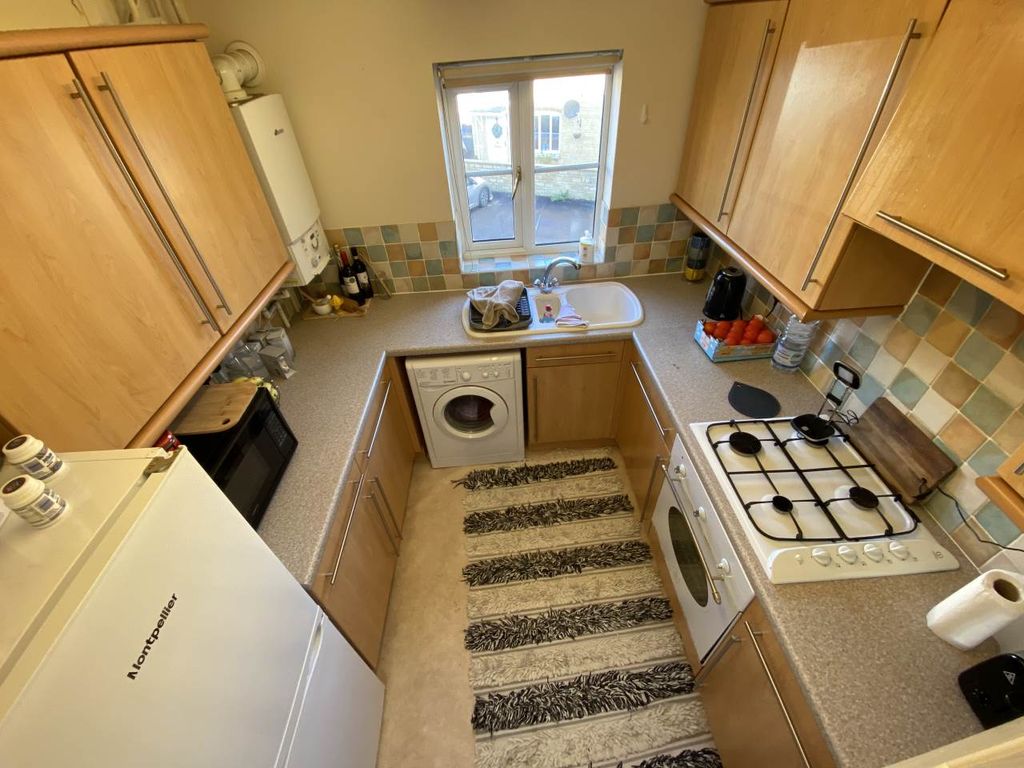 Property photo 2 of 6 Kitchen