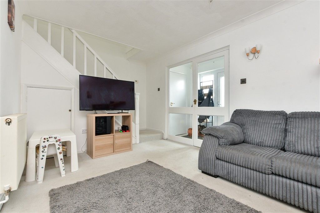 Property photo 2 of 12 Lounge