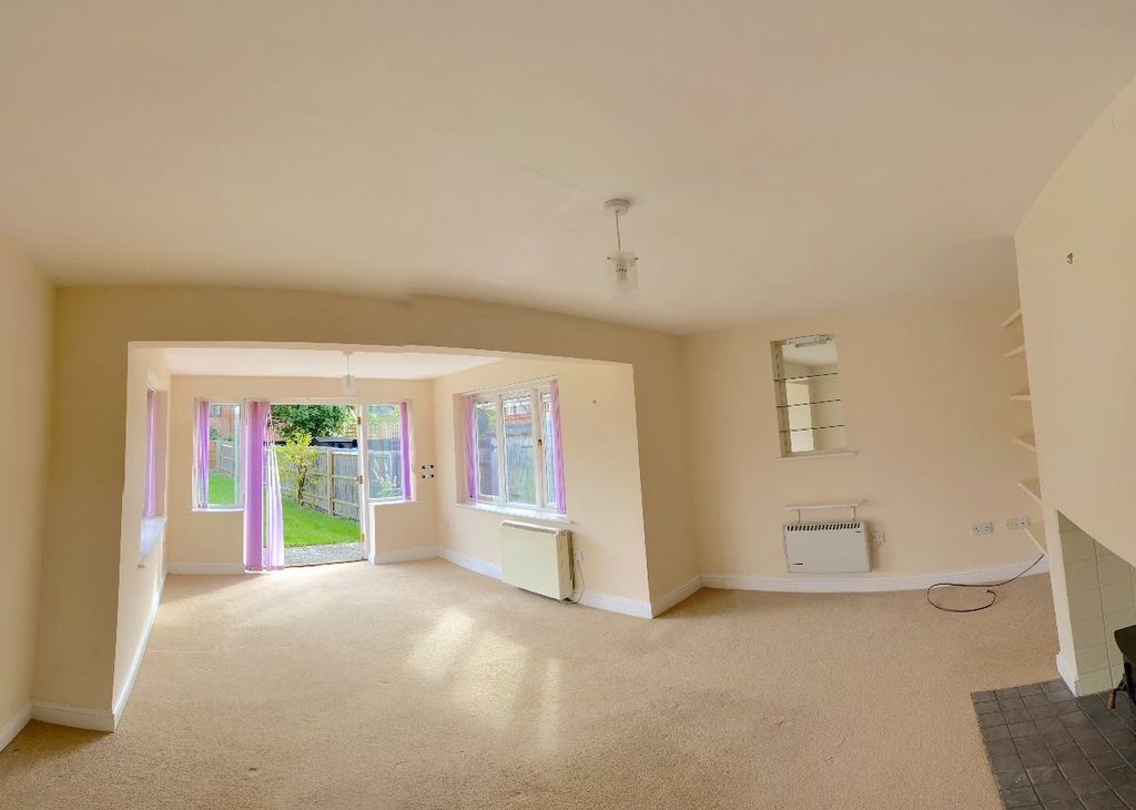 Property photo 3 of 11