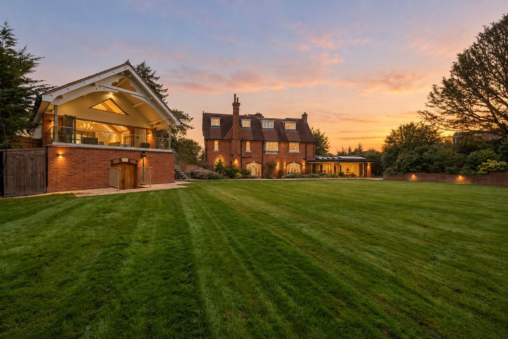 Property photo 1 of 17