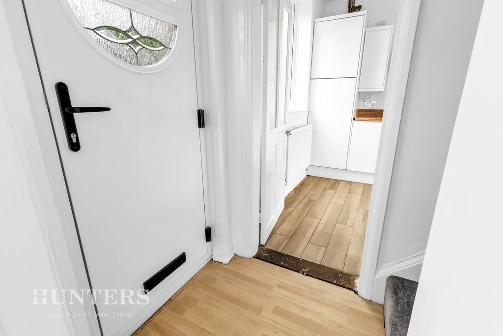 Property photo 3 of 22 Hallway