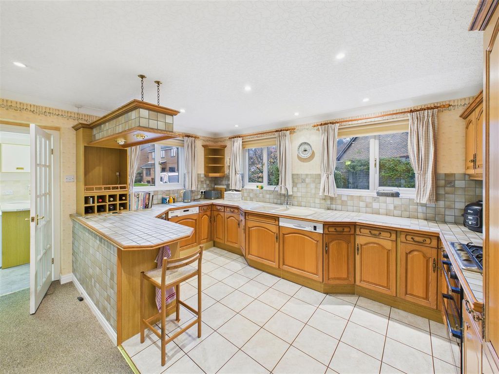 Property photo 2 of 18 Kitchen