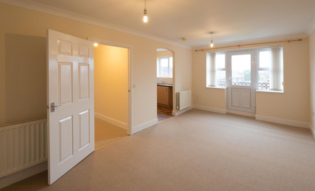 Property photo 2 of 12 Living Room