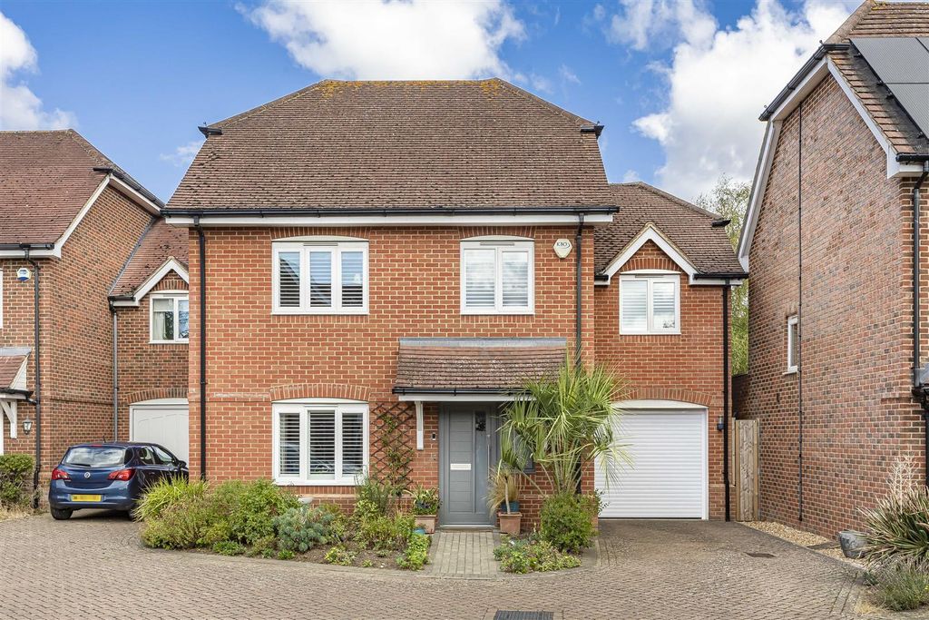 Property photo 1 of 34