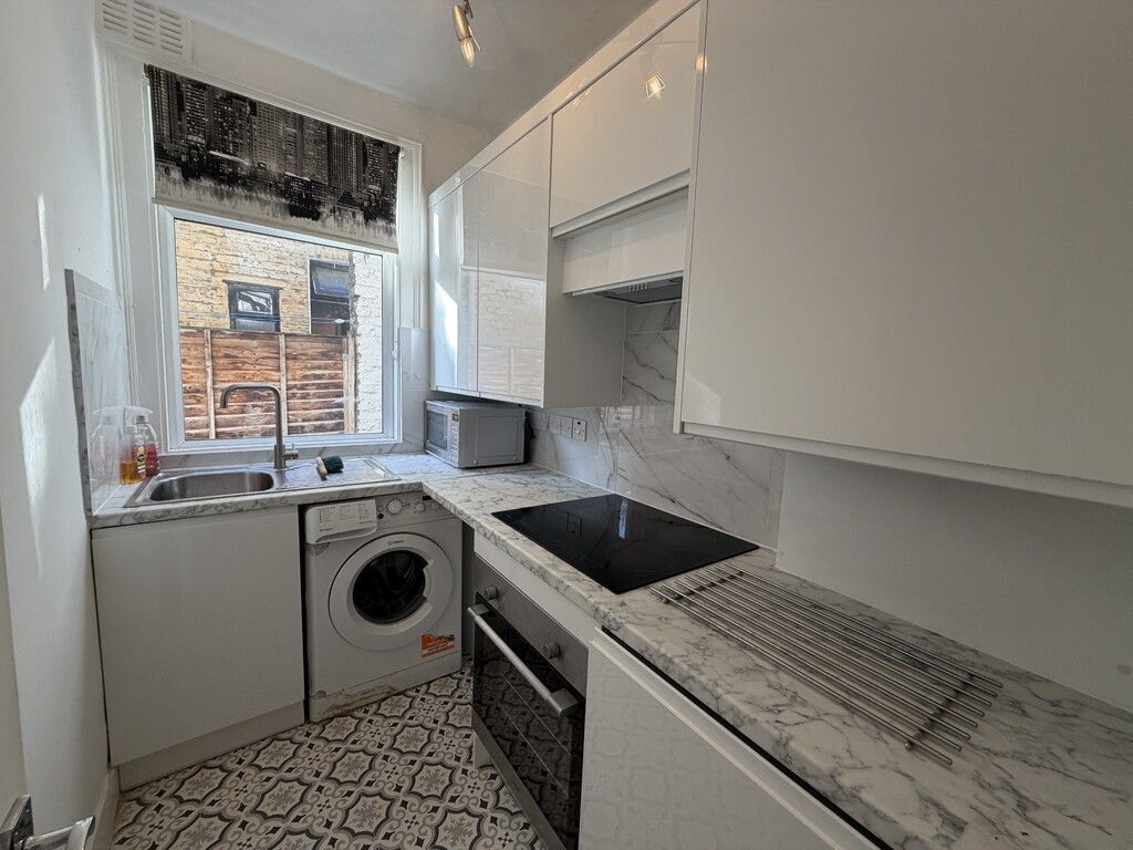 Property photo 3 of 7 Kitchen.Jpg