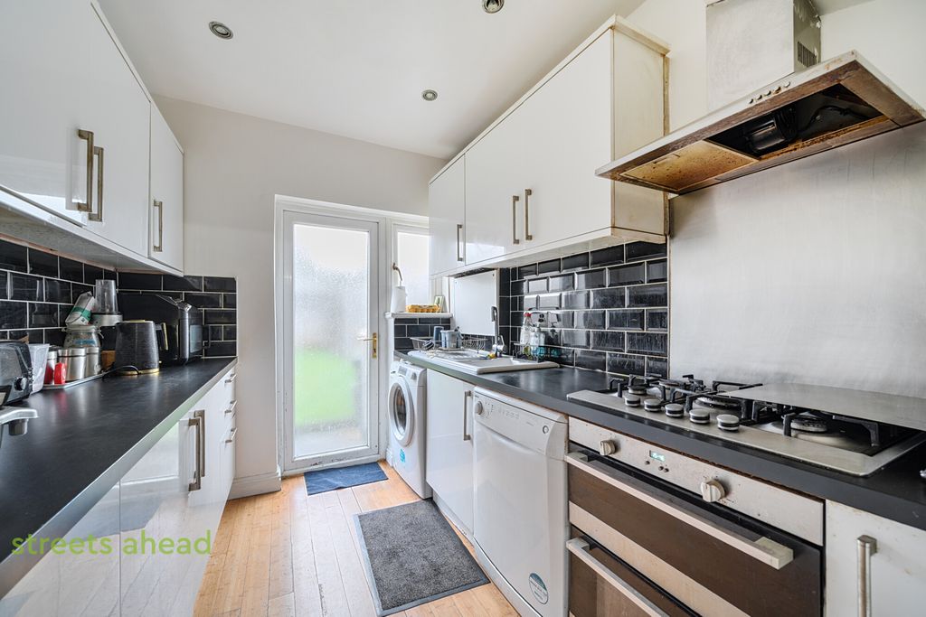 Property photo 3 of 16 32Cdf727-703c-4Cf...