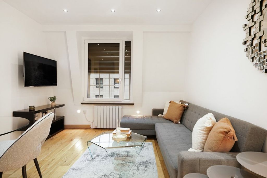 Property photo 3 of 21