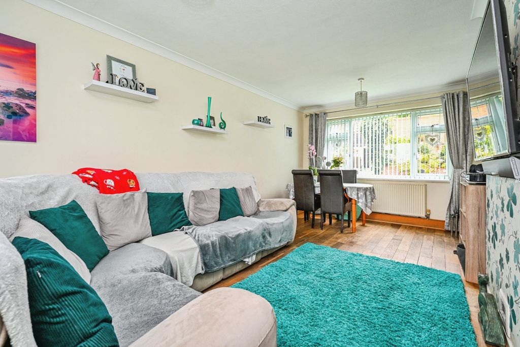 Property photo 2 of 27