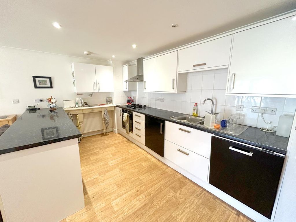 Property photo 2 of 16 Img_4998.Jpg