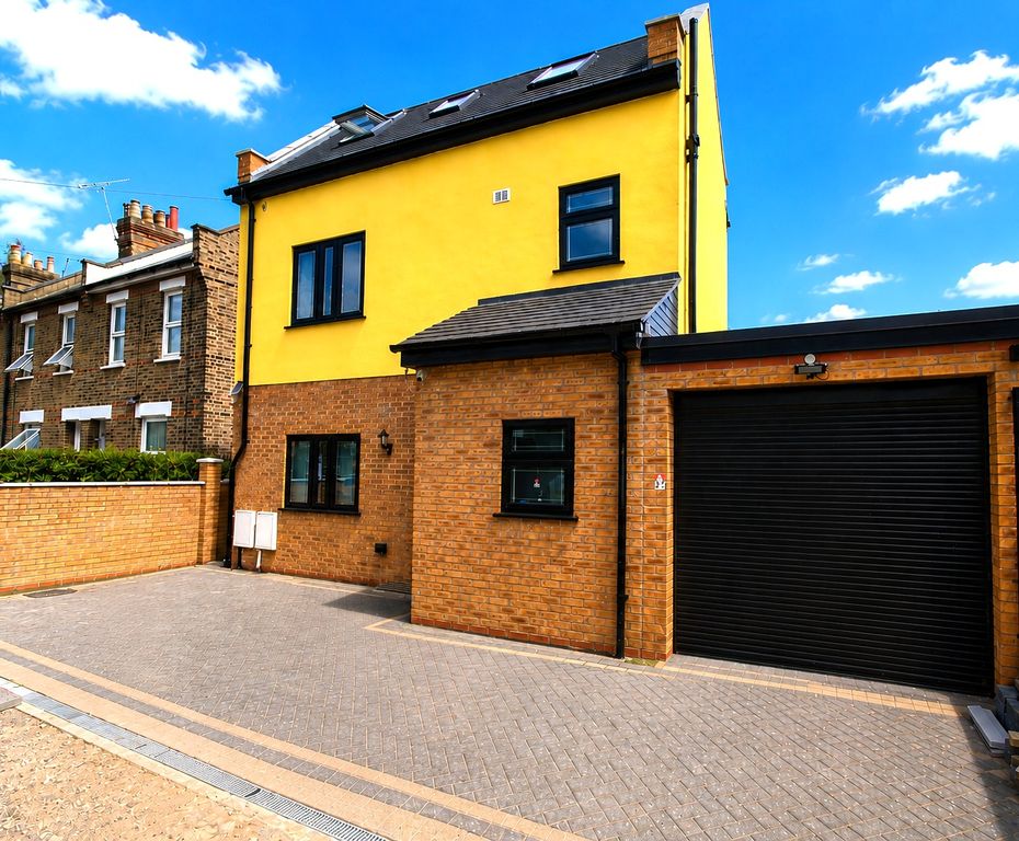 Property photo 1 of 12 5356380