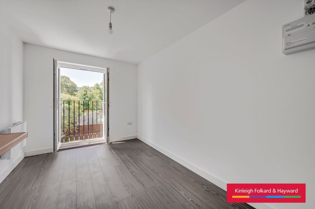 Property photo 3 of 12 Picture No. 02
