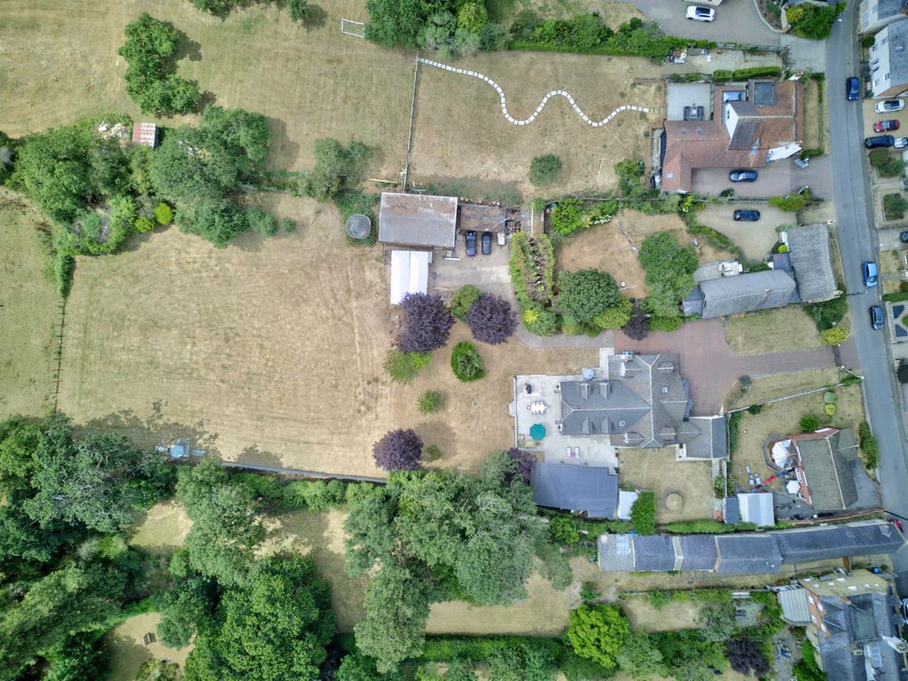 Property photo 3 of 47